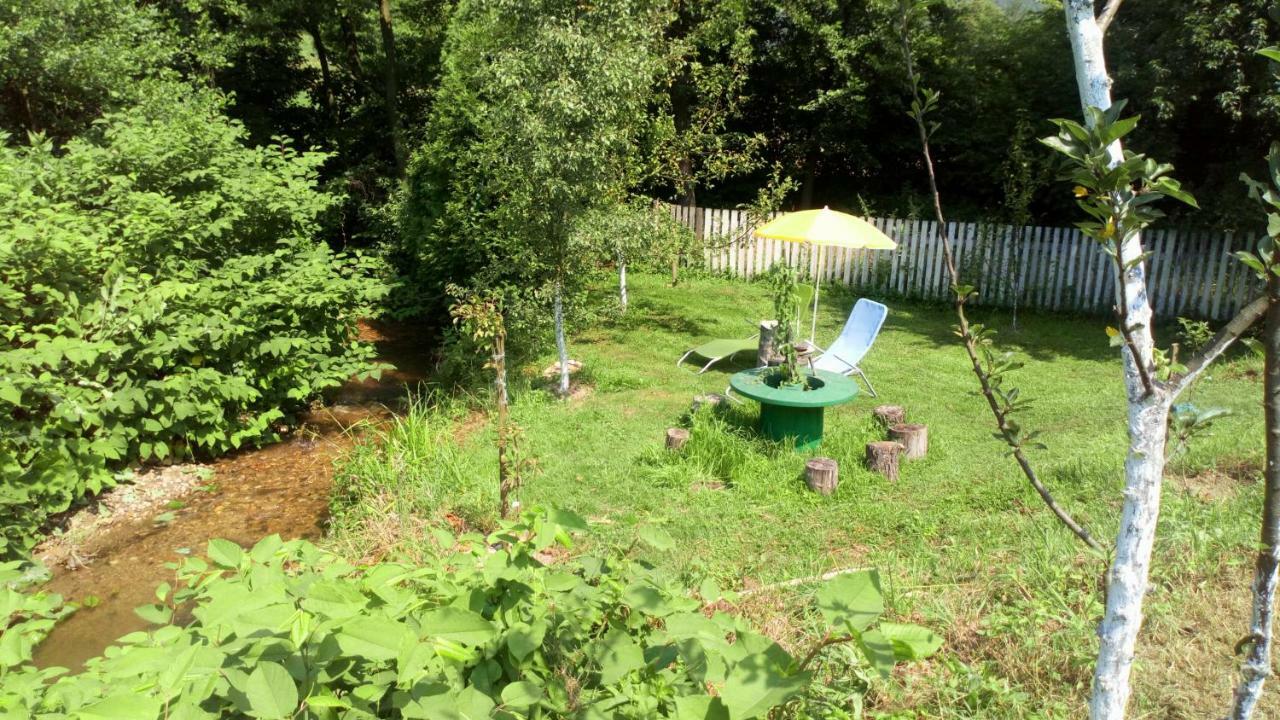 Cottage Forest Stream Visoko Exterior photo
